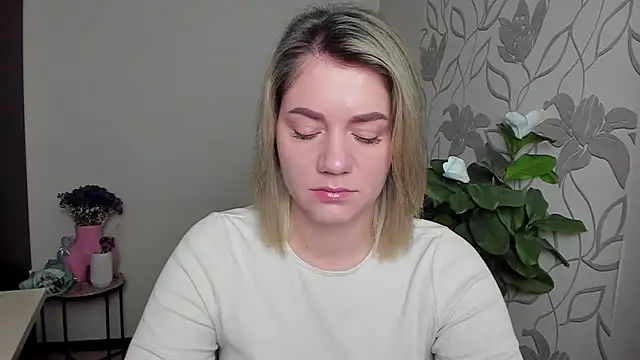 MariaSttone online show from 10/24/25, 11:17