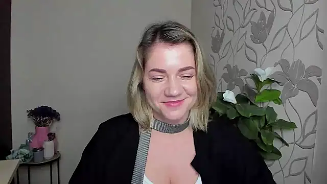 MariaSttone online show from 10/26/25, 10:36