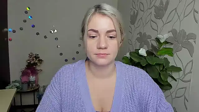 MariaSttone online show from 12/15/25, 03:38