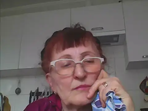 Snapshot of TanyaSweet634 chatting on 03/10/25, 11:32 TanyaSweet634 online show from 03/10/25, 11:32