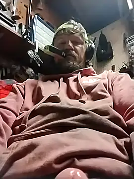 hornygiltz92 online show from 12/04/25, 12:36