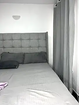 prettiepearl online show from 09/21/25, 06:37