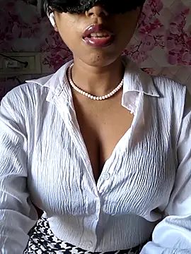 Snapshot of sandy_naughty chatting on 04/28/26, 03:44 sandy naughty online show from 04/28/26, 03:44