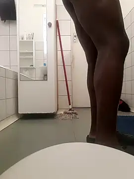 Snapshot of ruvisky chatting on 10/16/25, 01:34 ruvisky online show from 10/16/25, 01:34