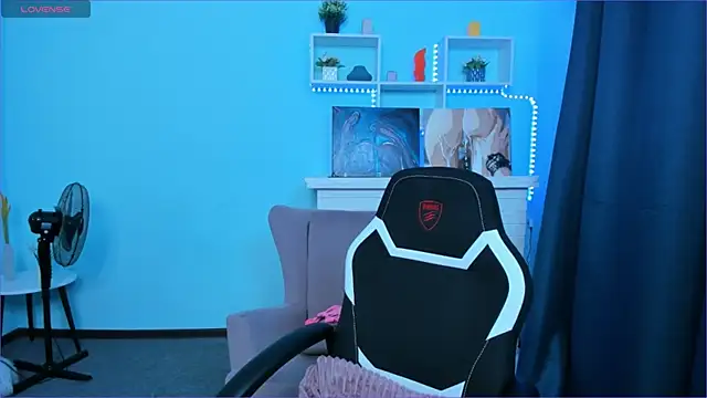 Snapshot of Crow_Diam0nd chatting on 02/02/25, 07:57 Crow Diam0nd online show from 02/02/25, 07:57