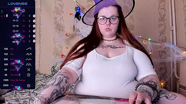 Snapshot of Crow_Diam0nd chatting on 10/12/25, 10:03 Crow Diam0nd online show from 10/12/25, 10:03