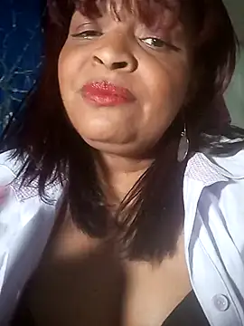 Snapshot of _violetta_- chatting on 02/23/25, 01:24  violetta - online show from 02/23/25, 01:24