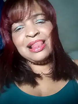 Snapshot of _violetta_- chatting on 02/23/25, 06:01  violetta - online show from 02/23/25, 06:01