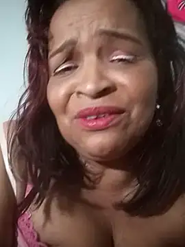 Snapshot of _violetta_- chatting on 03/02/25, 09:22  violetta - online show from 03/02/25, 09:22