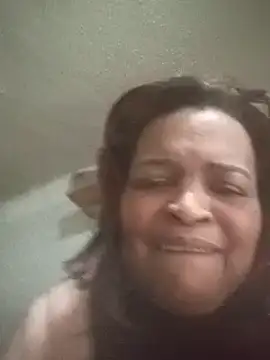 Snapshot of _violetta_- chatting on 03/03/25, 08:11  violetta - online show from 03/03/25, 08:11