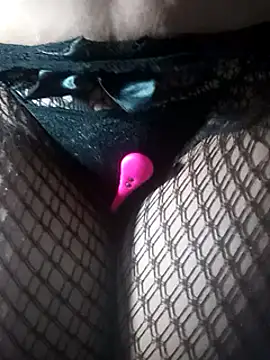 Snapshot of _violetta_- chatting on 03/04/25, 02:10  violetta - online show from 03/04/25, 02:10