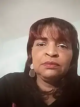 Snapshot of _violetta_- chatting on 03/04/25, 08:38  violetta - online show from 03/04/25, 08:38