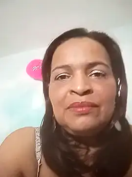 Snapshot of _violetta_- chatting on 03/04/25, 11:43  violetta - online show from 03/04/25, 11:43