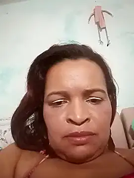 Snapshot of _violetta_- chatting on 03/05/25, 10:21  violetta - online show from 03/05/25, 10:21