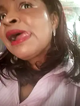 Snapshot of _violetta_- chatting on 03/07/25, 03:39  violetta - online show from 03/07/25, 03:39