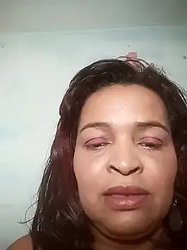 Snapshot of _violetta_- chatting on 03/08/25, 06:05  violetta - online show from 03/08/25, 06:05