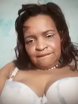 Snapshot of _violetta_- chatting on 03/09/25, 06:21  violetta - online show from 03/09/25, 06:21