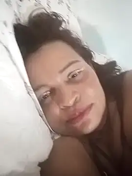 Snapshot of _violetta_- chatting on 03/11/25, 05:35  violetta - online show from 03/11/25, 05:35