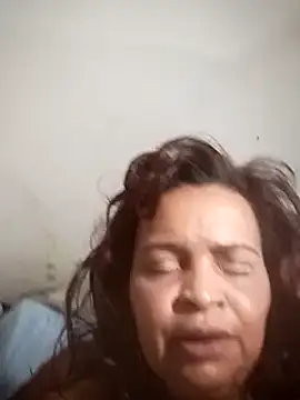 Snapshot of _violetta_- chatting on 03/12/25, 05:17  violetta - online show from 03/12/25, 05:17