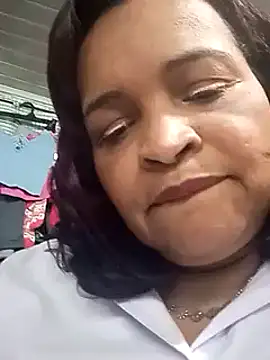 Snapshot of _violetta_- chatting on 03/15/25, 11:28  violetta - online show from 03/15/25, 11:28