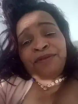 Snapshot of _violetta_- chatting on 03/18/25, 02:36  violetta - online show from 03/18/25, 02:36