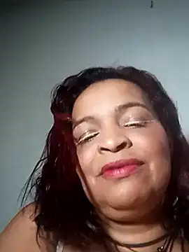 Snapshot of _violetta_- chatting on 03/18/25, 06:26  violetta - online show from 03/18/25, 06:26