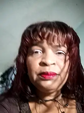 Snapshot of _violetta_- chatting on 03/21/25, 02:18  violetta - online show from 03/21/25, 02:18