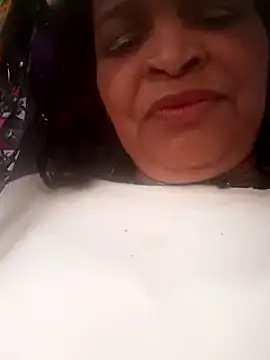 Snapshot of _violetta_- chatting on 03/22/25, 09:31  violetta - online show from 03/22/25, 09:31