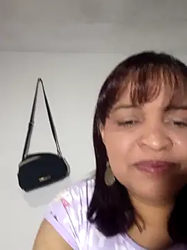 Snapshot of _violetta_- chatting on 09/11/25, 09:15  violetta - online show from 09/11/25, 09:15