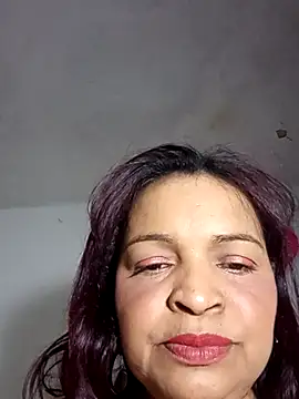 Snapshot of _violetta_- chatting on 09/17/25, 02:46  violetta - online show from 09/17/25, 02:46