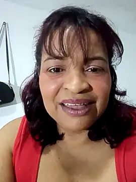 Snapshot of _violetta_- chatting on 09/19/25, 01:56  violetta - online show from 09/19/25, 01:56