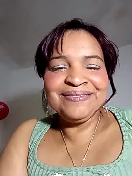 Snapshot of _violetta_- chatting on 09/20/25, 02:07  violetta - online show from 09/20/25, 02:07