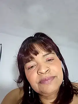 Snapshot of _violetta_- chatting on 09/26/25, 12:20  violetta - online show from 09/26/25, 12:20