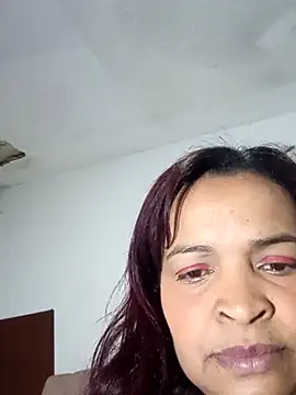 Snapshot of _violetta_- chatting on 10/01/25, 01:00  violetta - online show from 10/01/25, 01:00