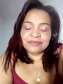 Snapshot of _violetta_- chatting on 10/17/25, 01:31  violetta - online show from 10/17/25, 01:31