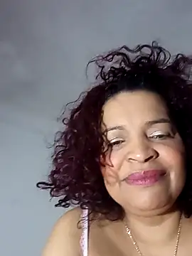 Snapshot of _violetta_- chatting on 10/19/25, 11:33  violetta - online show from 10/19/25, 11:33