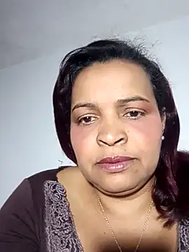 Snapshot of _violetta_- chatting on 10/26/25, 12:49  violetta - online show from 10/26/25, 12:49