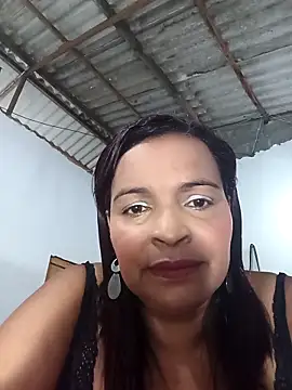 Snapshot of _violetta_- chatting on 04/22/26, 12:57 violetta - online show from 04/22/26, 12:57