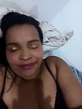Snapshot of _violetta_- chatting on 04/29/26, 03:05 violetta - online show from 04/29/26, 03:05