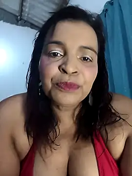 Snapshot of _violetta_- chatting on 04/30/26, 11:42 violetta - online show from 04/30/26, 11:42