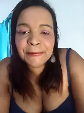 Snapshot of _violetta_- chatting on 05/04/26, 01:07 violetta - online show from 05/04/26, 01:07