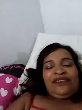 Snapshot of _violetta_- chatting on 05/06/26, 12:52 violetta - online show from 05/06/26, 12:52
