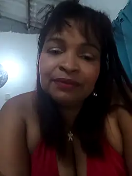 Snapshot of _violetta_- chatting on 05/10/26, 01:11 violetta - online show from 05/10/26, 01:11