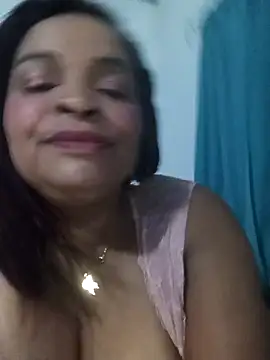 Snapshot of _violetta_- chatting on 05/12/26, 01:03 violetta - online show from 05/12/26, 01:03
