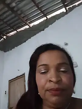 Snapshot of _violetta_- chatting on 05/15/26, 12:23 violetta - online show from 05/15/26, 12:23
