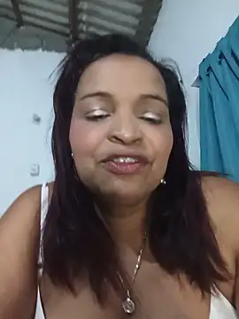Snapshot of _violetta_- chatting on 05/18/26, 12:51 violetta - online show from 05/18/26, 12:51