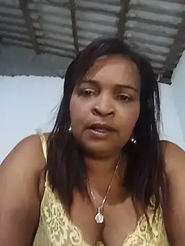 Snapshot of _violetta_- chatting on 05/19/26, 01:00 violetta - online show from 05/19/26, 01:00
