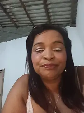 Snapshot of _violetta_- chatting on 05/27/26, 01:57 violetta - online show from 05/27/26, 01:57