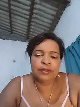 Snapshot of _violetta_- chatting on 06/05/26, 11:21 violetta - online show from 06/05/26, 11:21