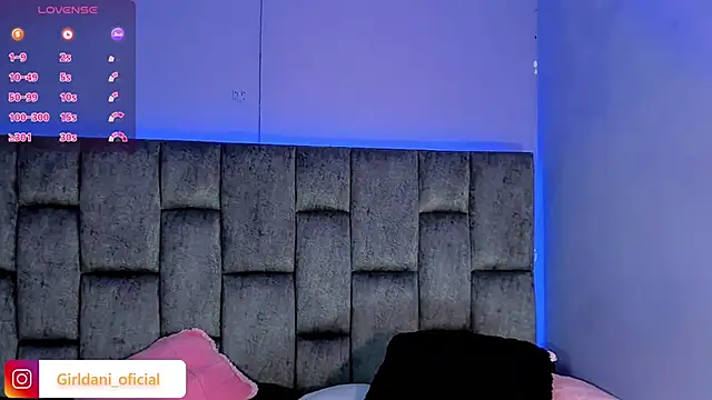 Snapshot of Liittle_foxxxy chatting on 02/02/25, 01:30 Liittle foxxxy online show from 02/02/25, 01:30